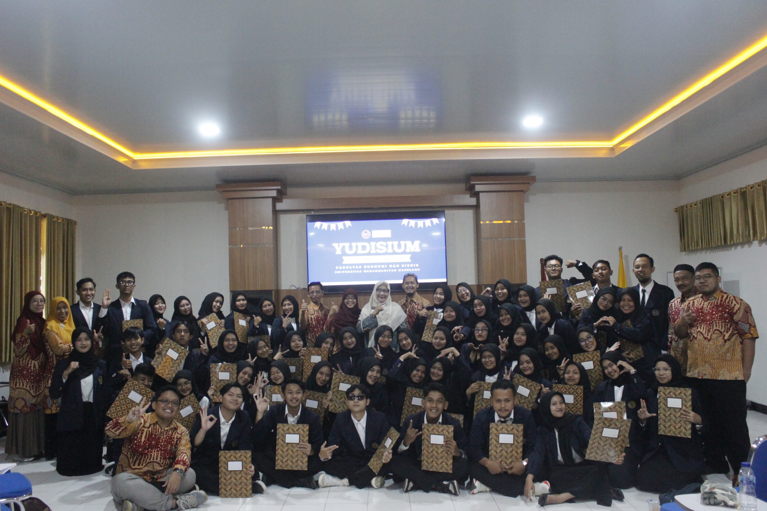 FEB UNIMMA Selenggarakan  Yudisium : Mahasiswa Berprestasi Sambut Masa Depan Gemilang