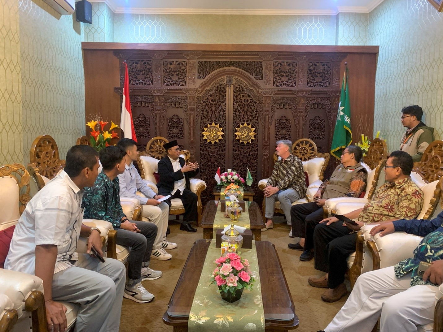 Muhammadiyah Menggandeng NGO dari Belanda: Mahasiswa Manajemen FEB UNIMMA Ditunjuk sebagai Interpreter