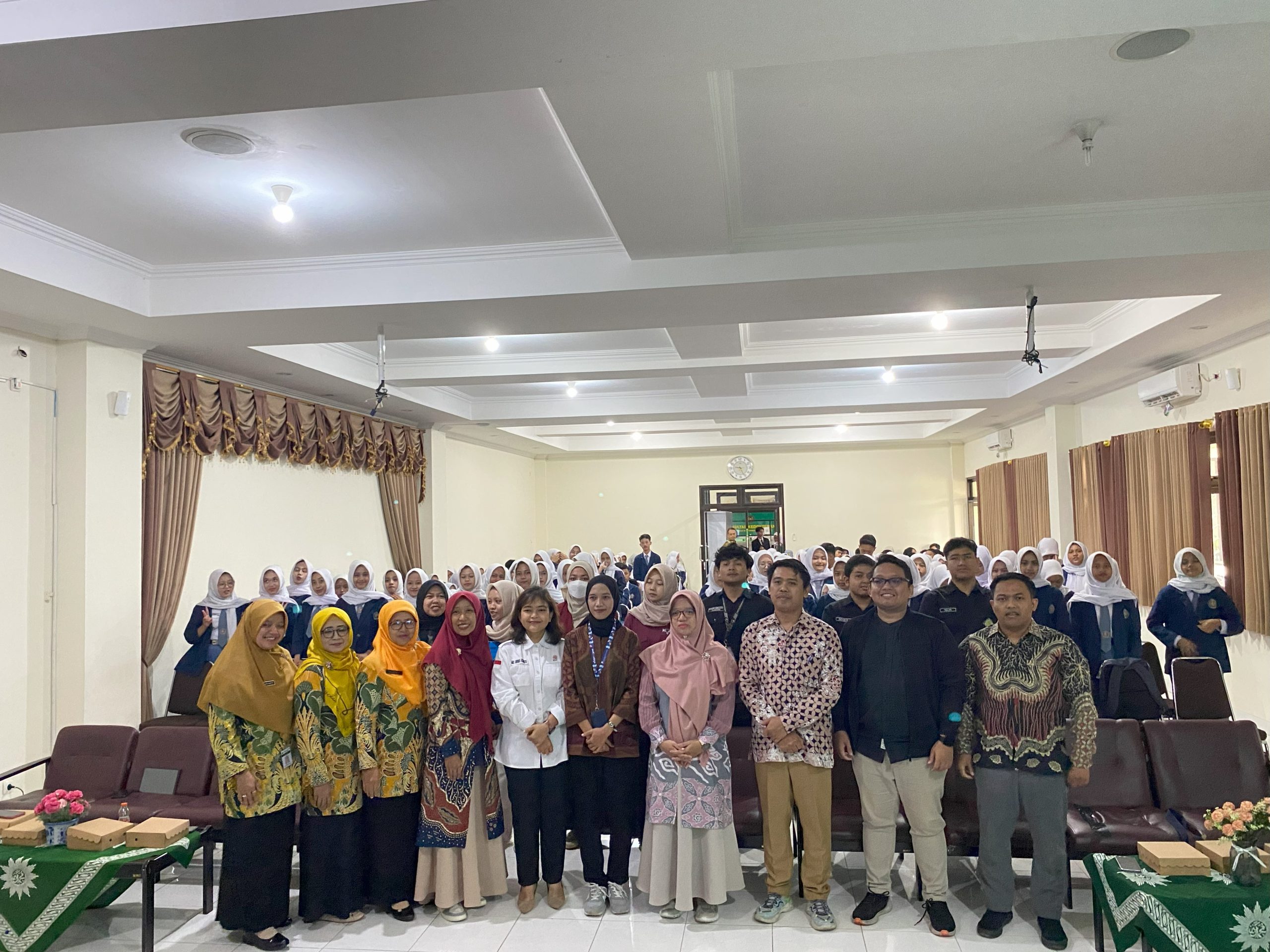 KSPM FEB UNIMMA Bekerjasama dengan UKM MENTARI dan BAM UNIMMA Menyelenggarakan Seminar Investasi dan Fun Climbing  dengan tema “Exploring Knowledge, Building Wealth”.