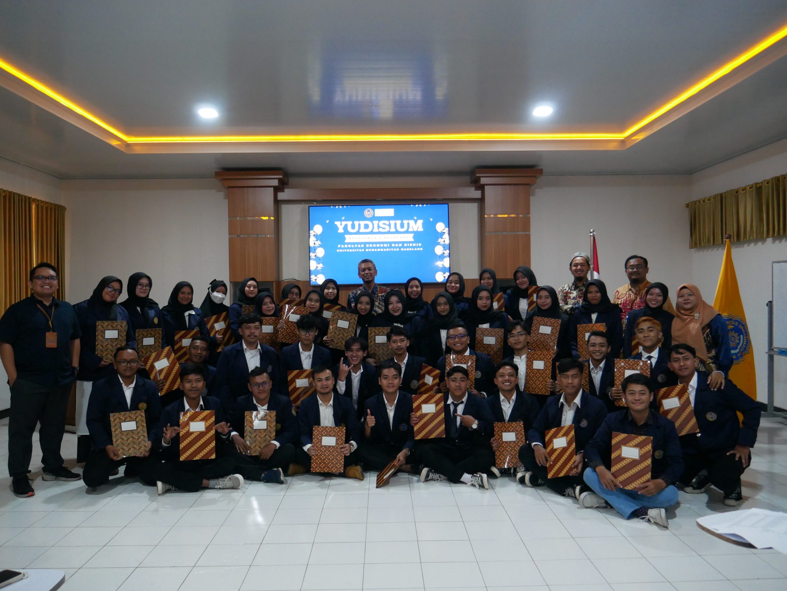 FEB Unimma Gelar Yudisium, 52 Mahasiswa Resmi Menyelesaikan Studi