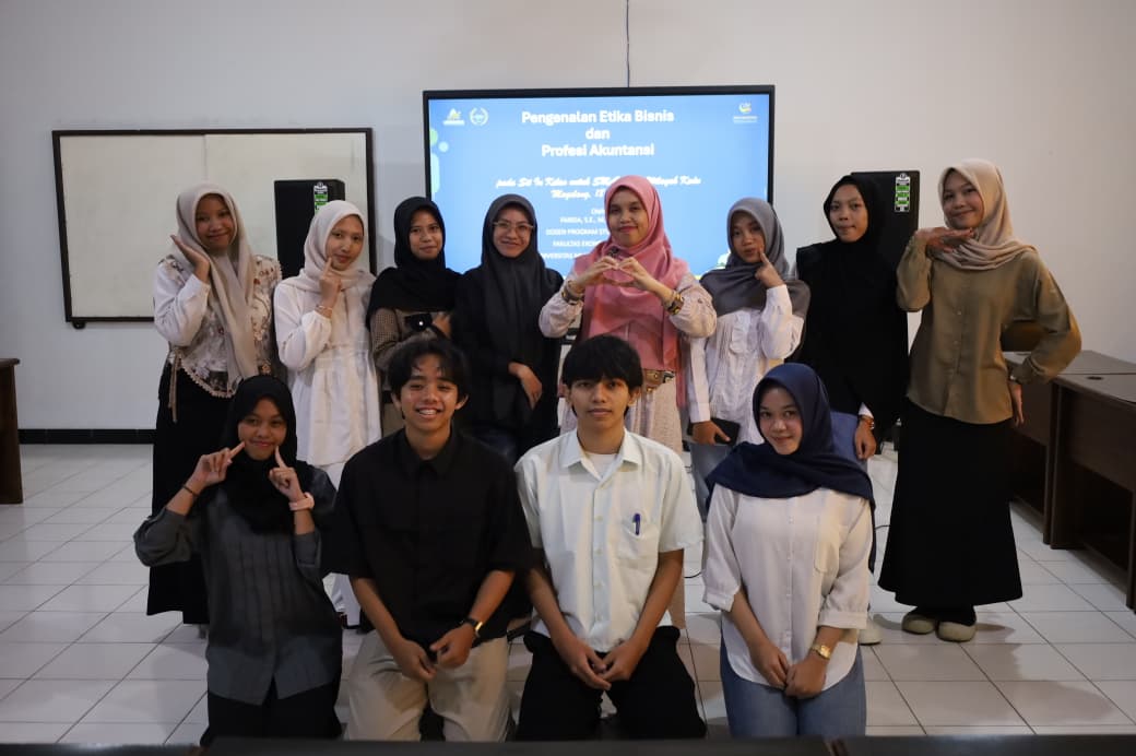 Siswa SMA dan SMK Wilayah Kedu Rasakan Pengalaman Kuliah melalui Program Sit In Class di FEB Unimma